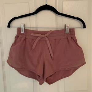 Lulu Lemon Hotty Hot Short 2.5 Inseam
